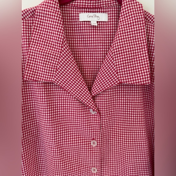 NEW WITH TAGS Red and White Gingham Women’s Button Down shirt - Picture 2 of 8